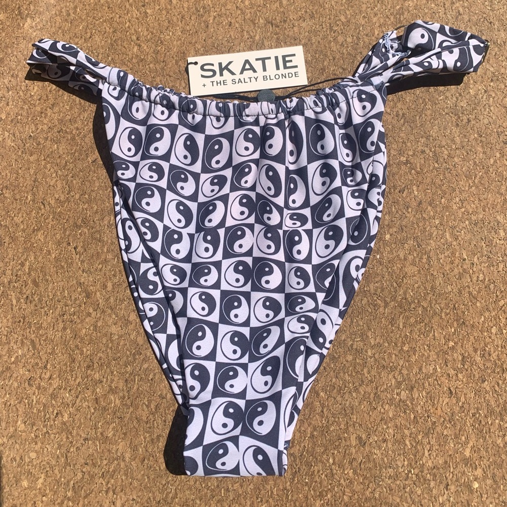 Skatie XL bikini bottoms black and white ying yang print in Bobbi